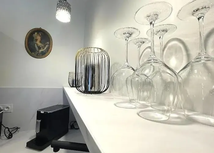 E Fauvette De Standing Avec Terrasse דירה